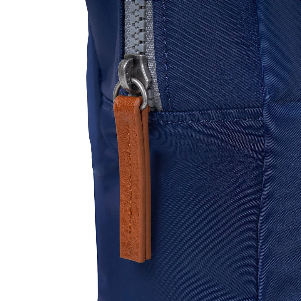 Willesden Sling Bag in Crisp Blue