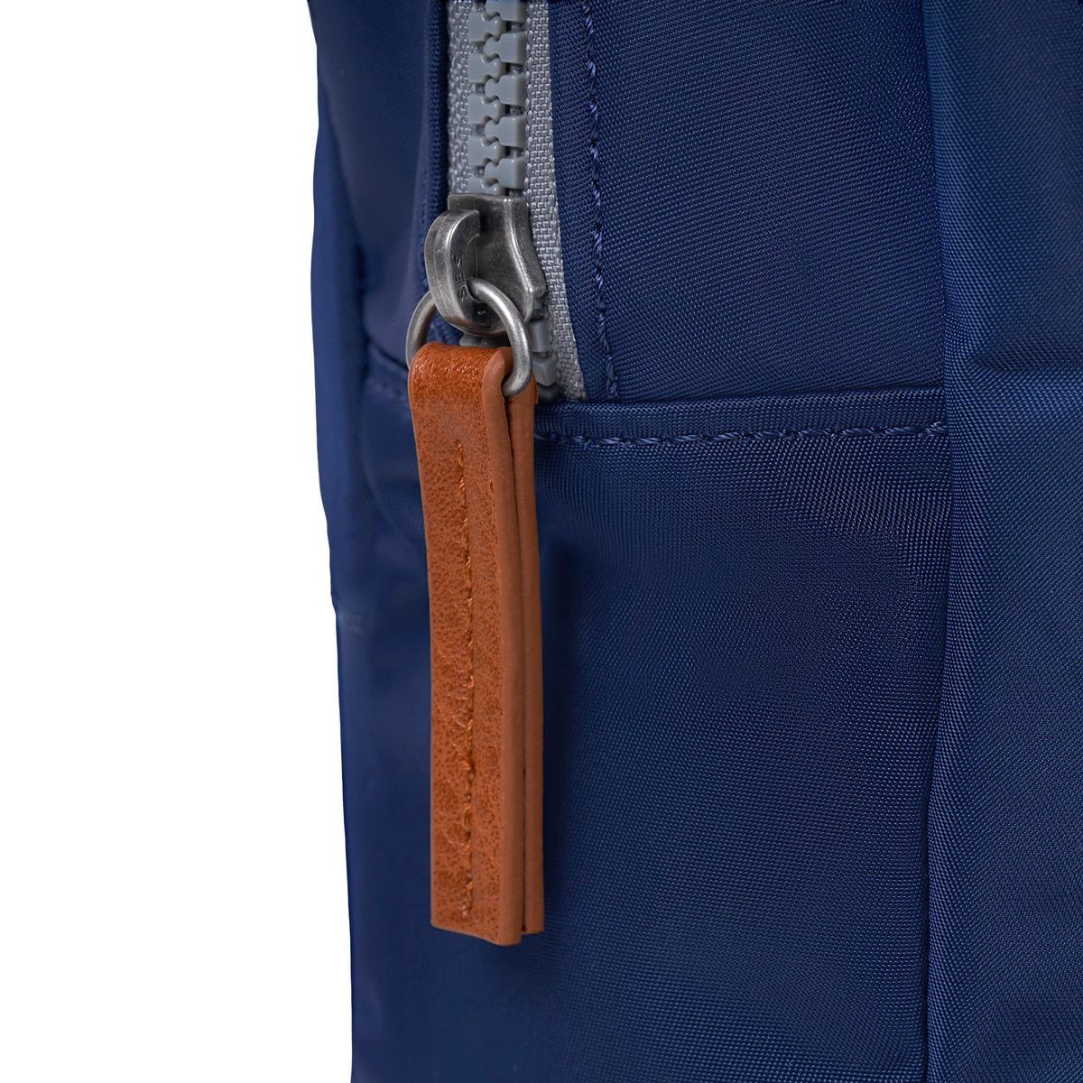Willesden Sling Bag in Crisp Blue