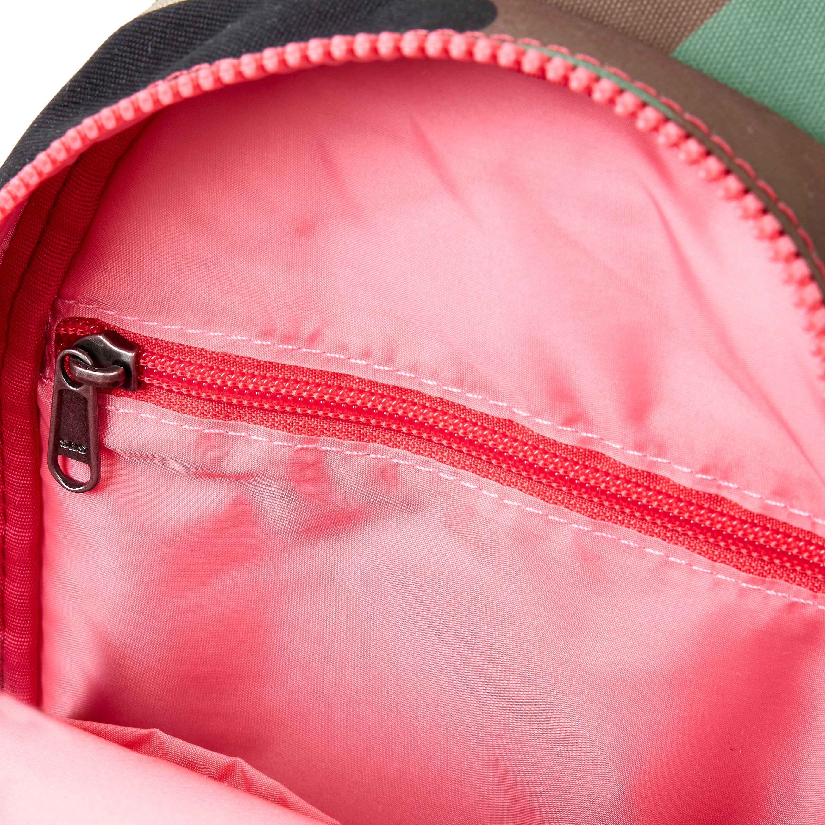 Willesden Sling Bag in Vintage Camo