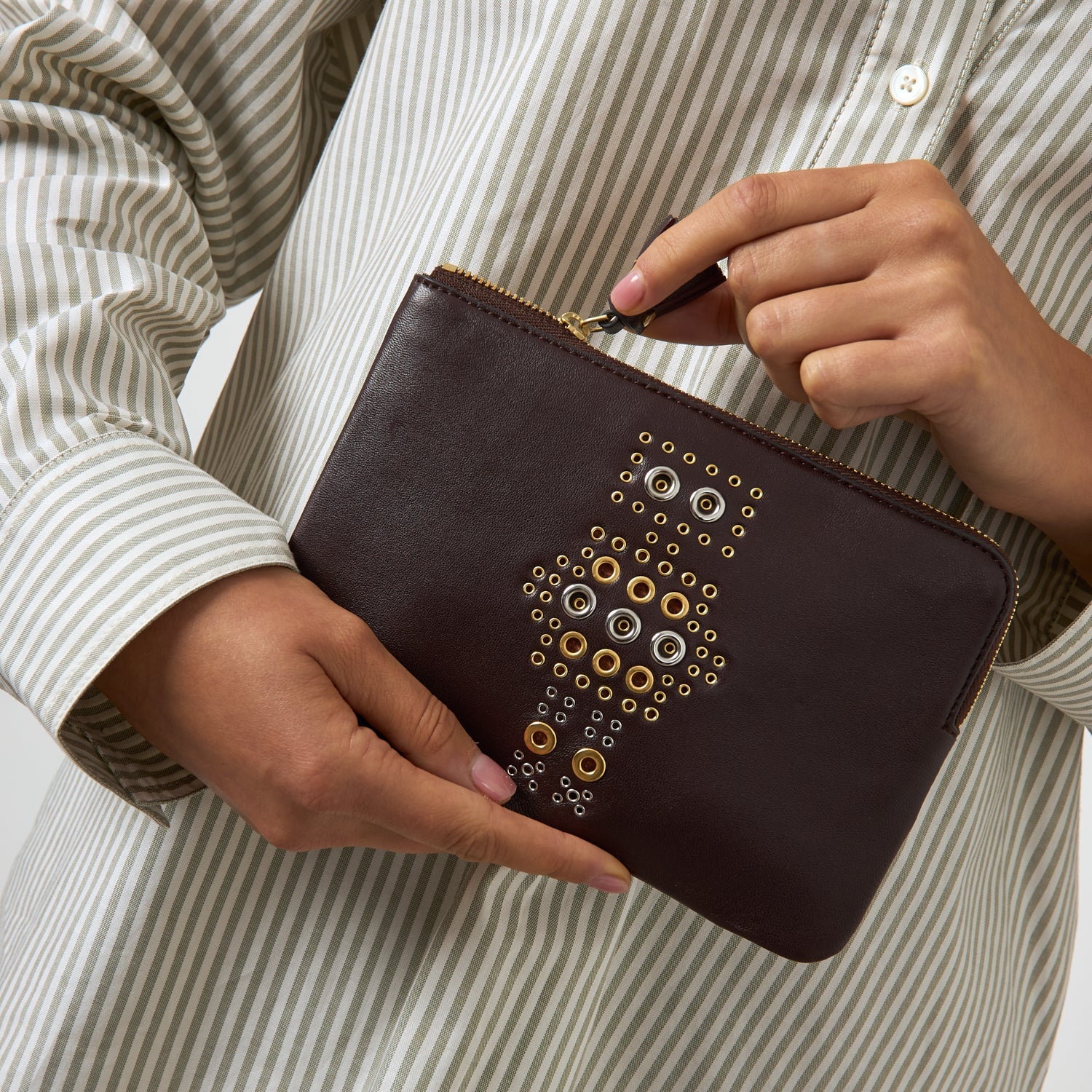 Eyelet Character Zip Loose Pocket