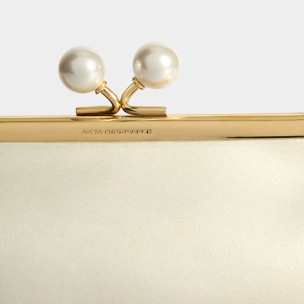 Maud Pearls Clutch