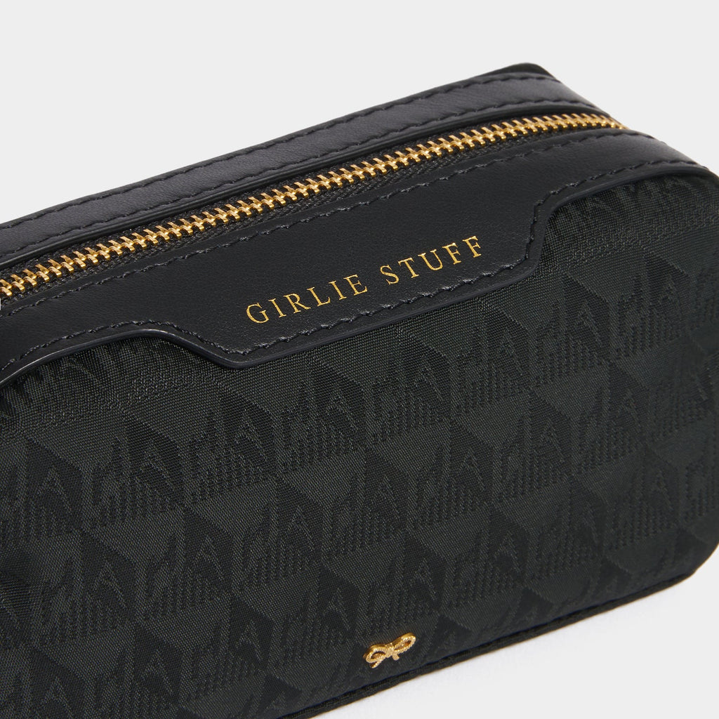 Logo Girlie Stuff Pouch