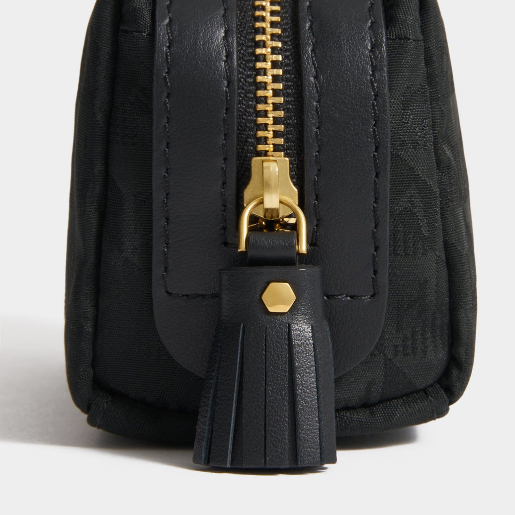 Logo Girlie Stuff Pouch