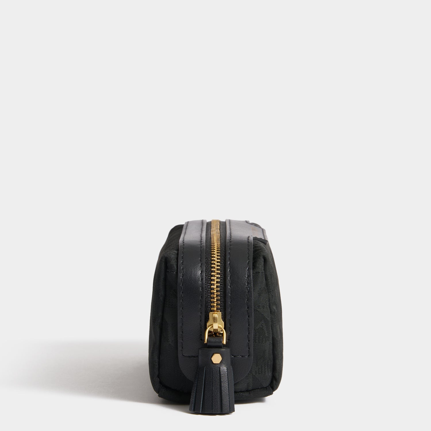 Logo Girlie Stuff Pouch