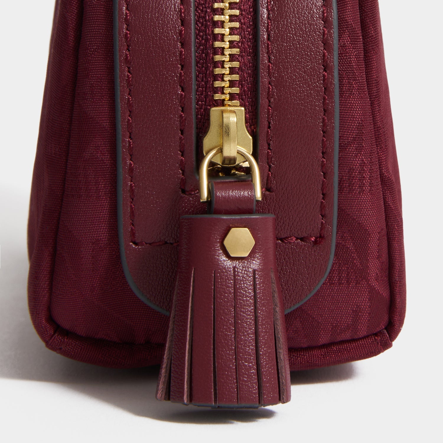 Logo Girlie Stuff Pouch