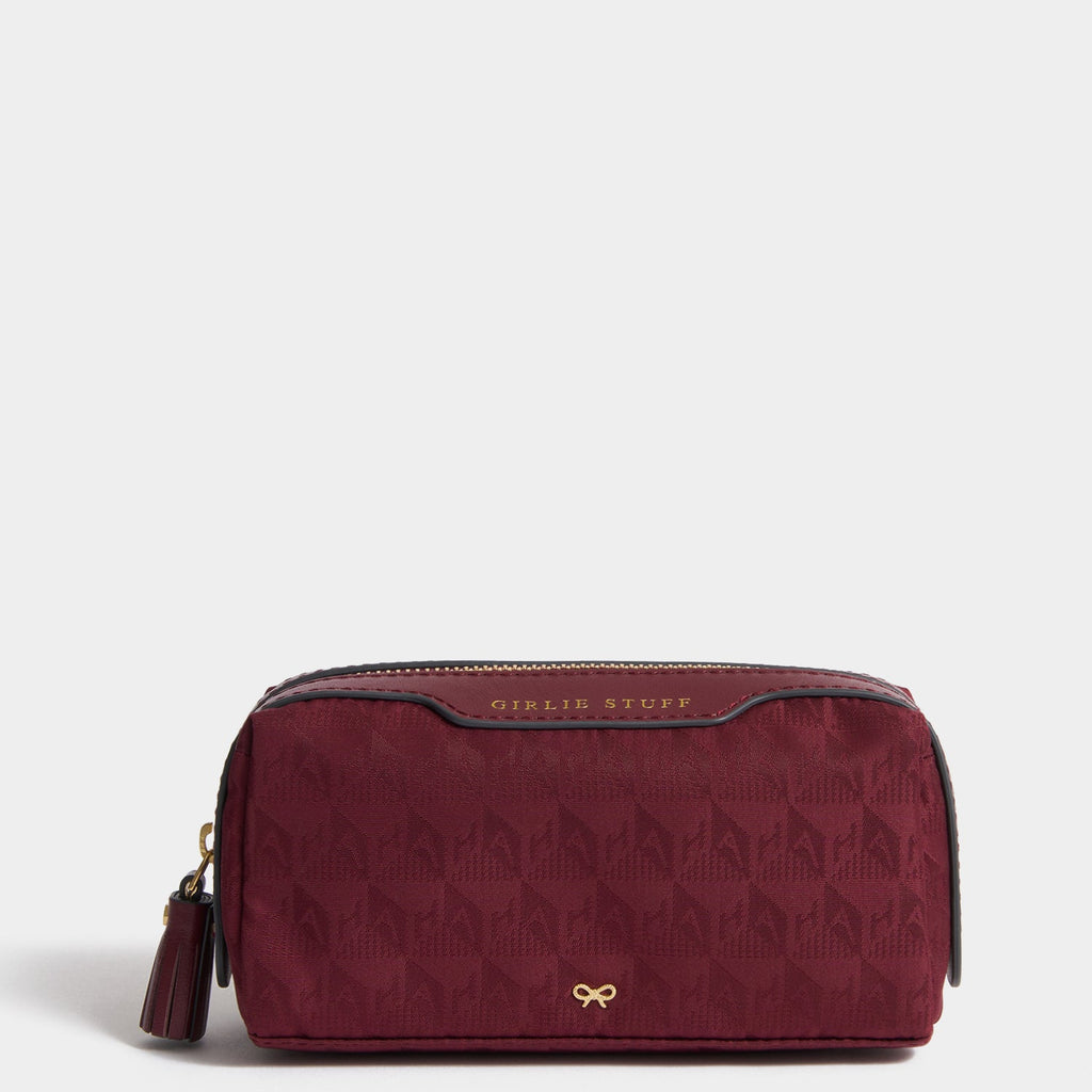 Logo Girlie Stuff Pouch