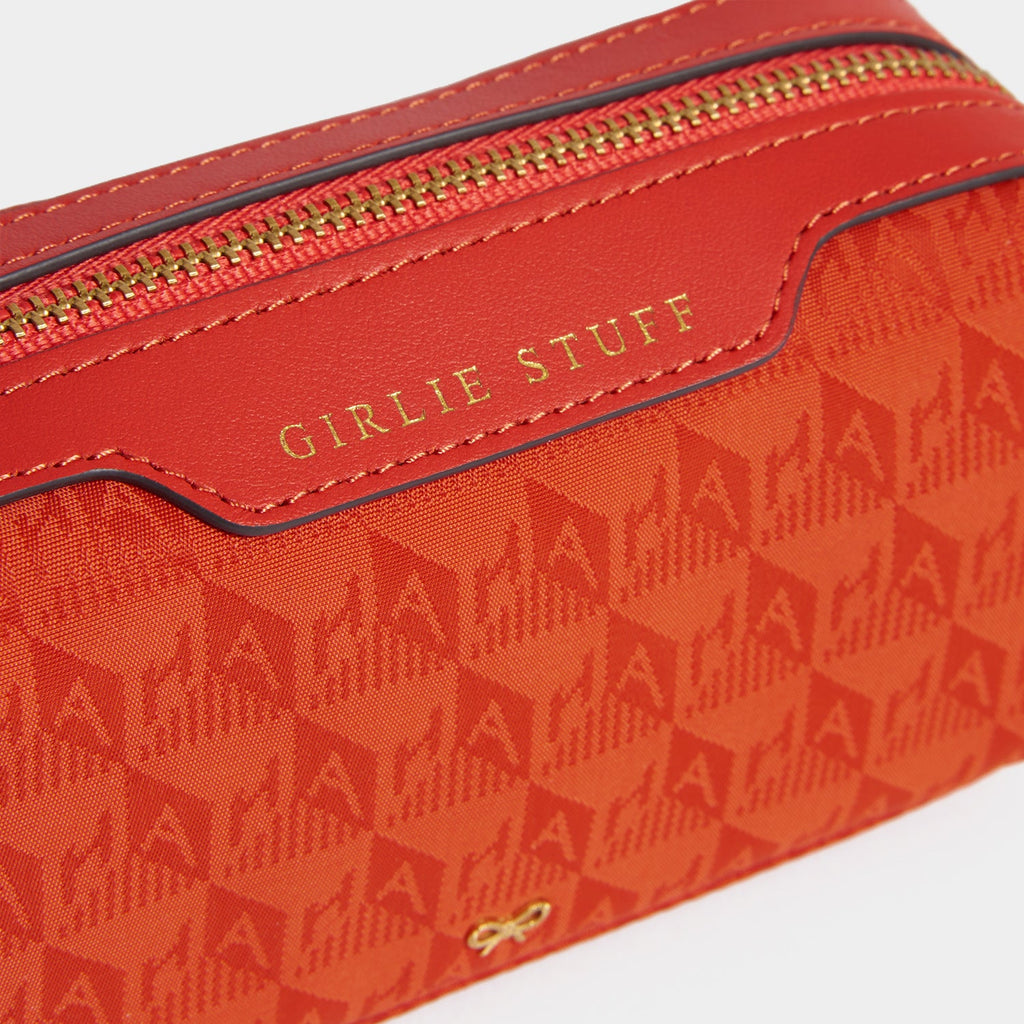 Logo Girlie Stuff Pouch