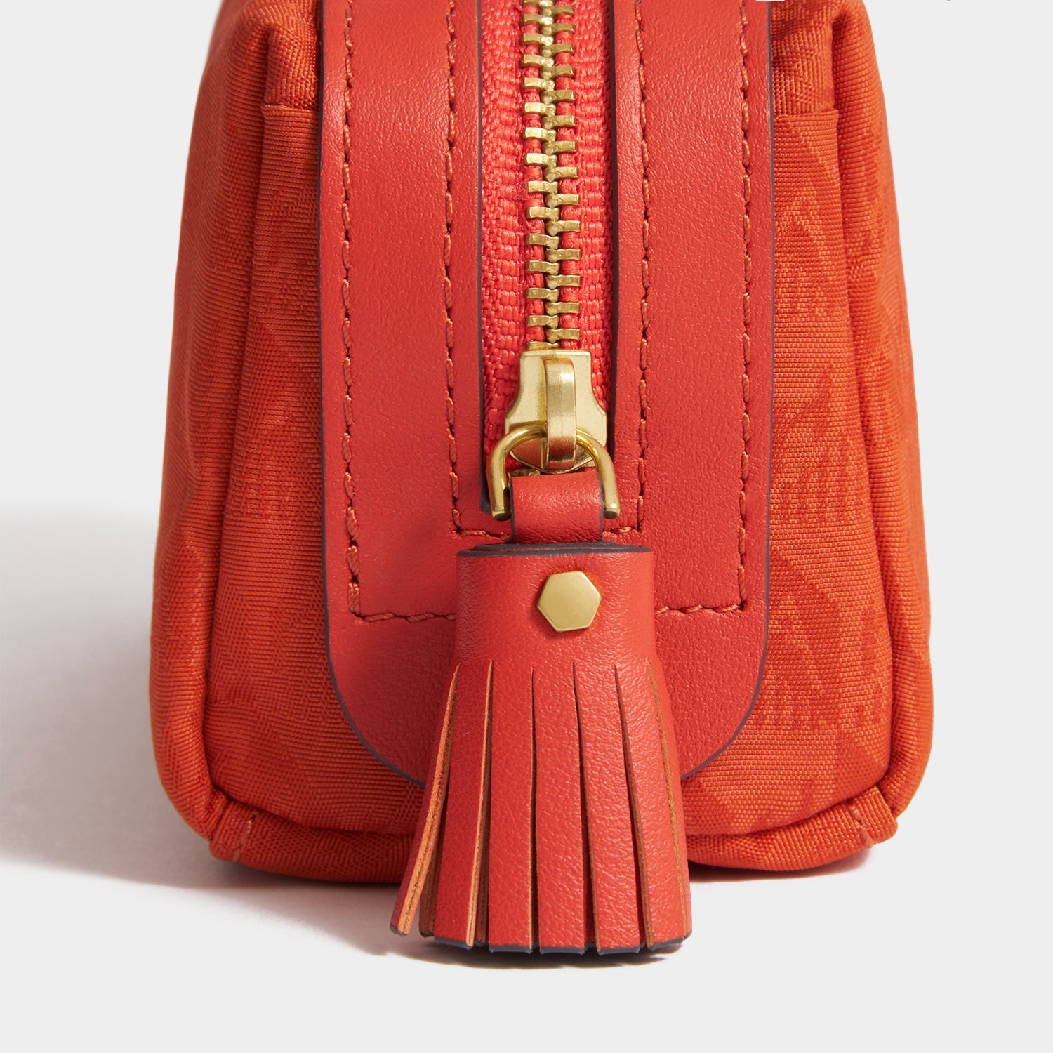 Logo Girlie Stuff Pouch