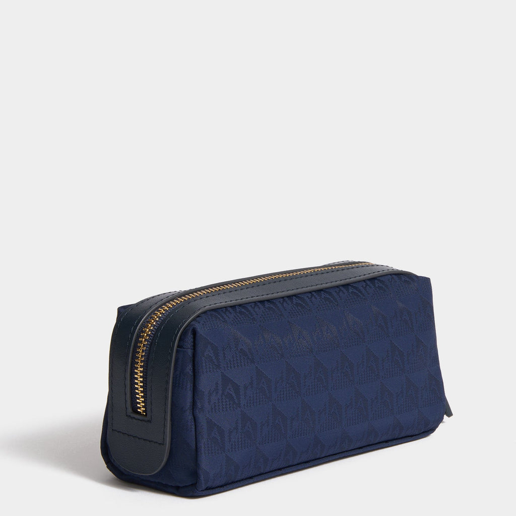 Logo Girlie Stuff Pouch