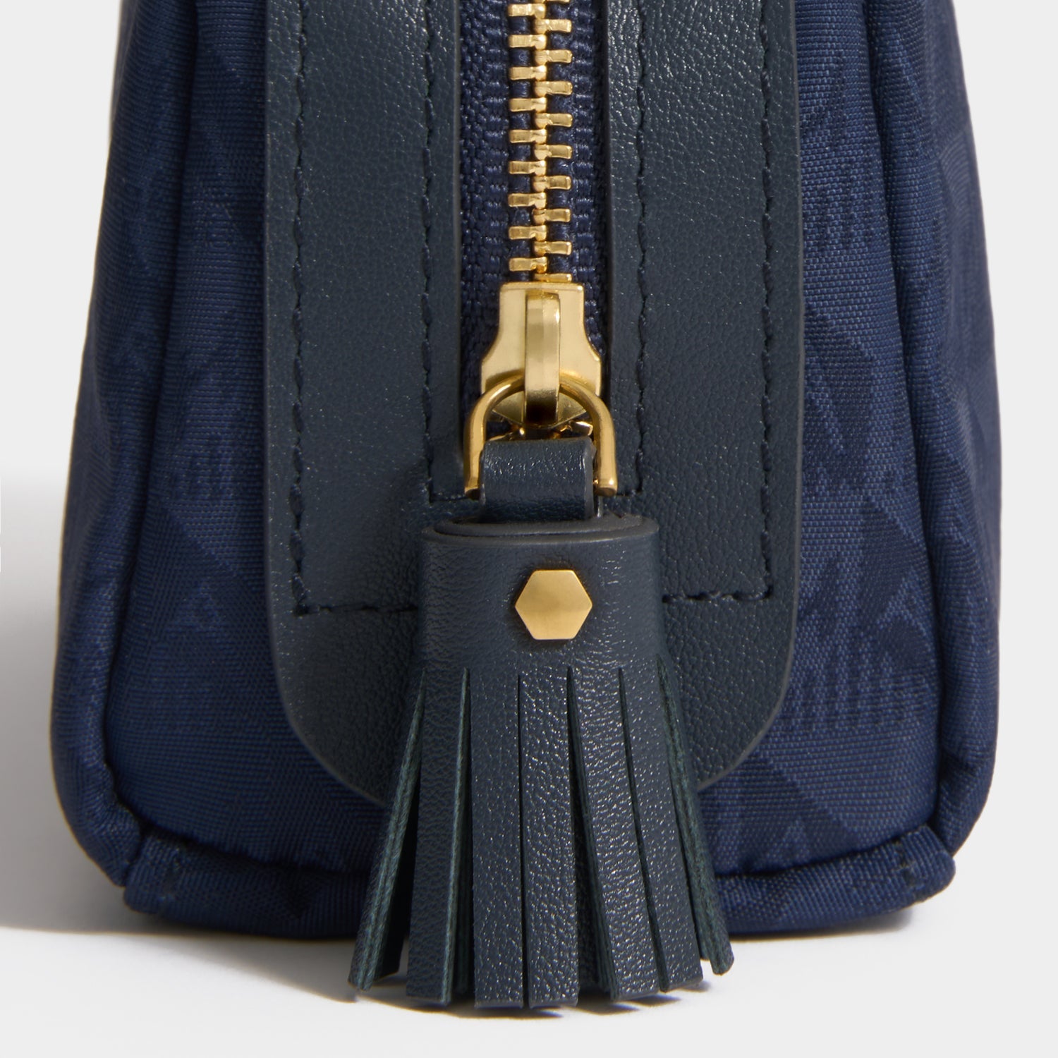 Logo Girlie Stuff Pouch