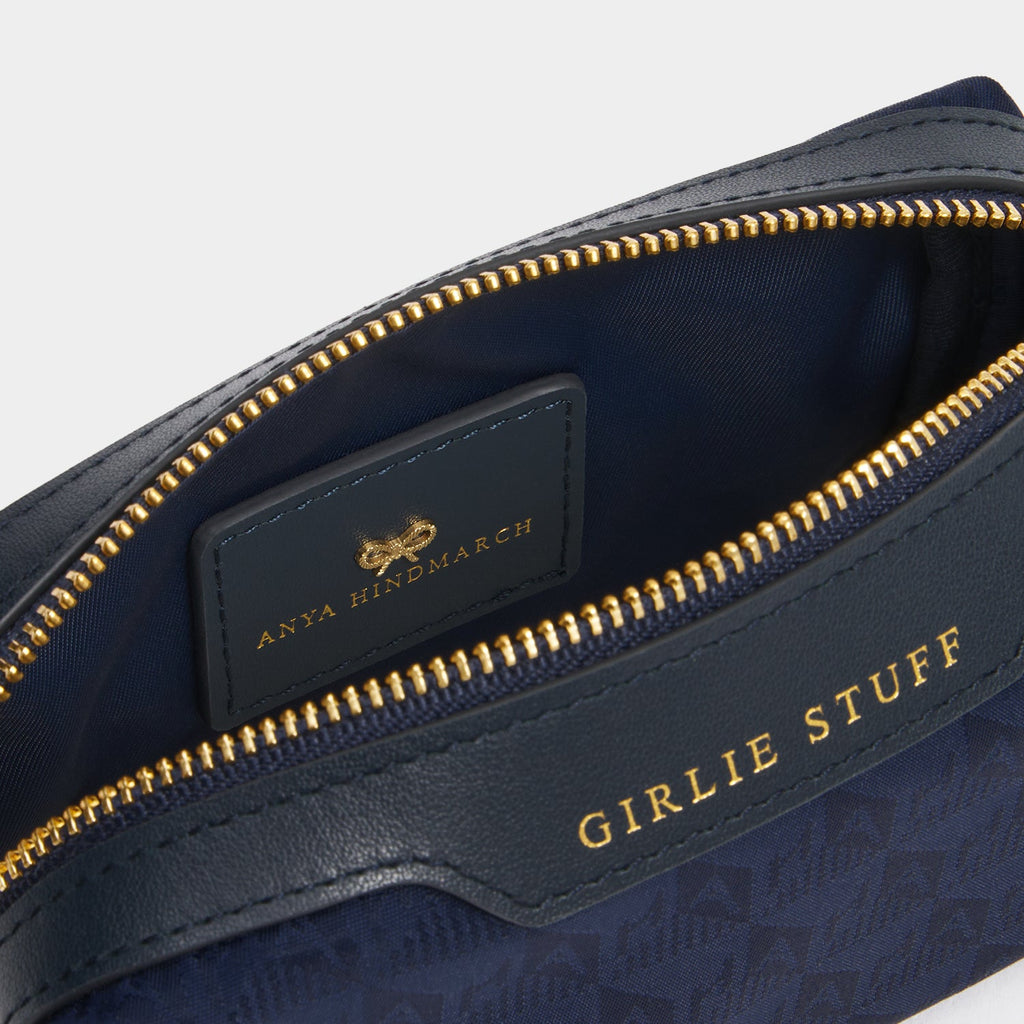 Logo Girlie Stuff Pouch