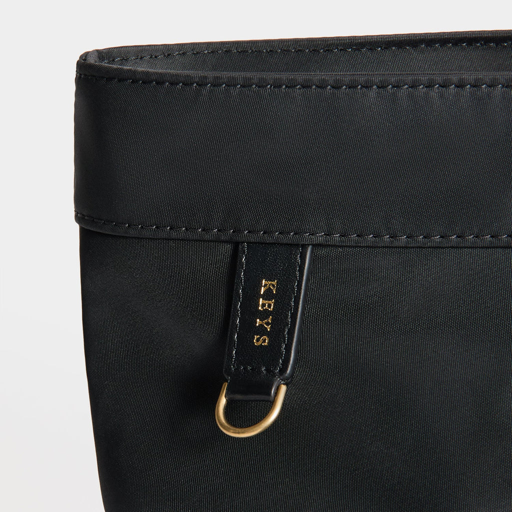 E/W Multi Pocket Tote