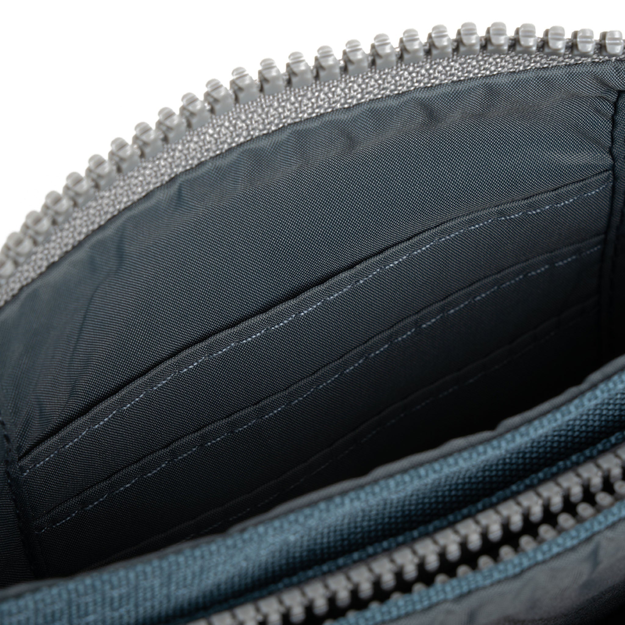 Carnaby Wallet in Airforce