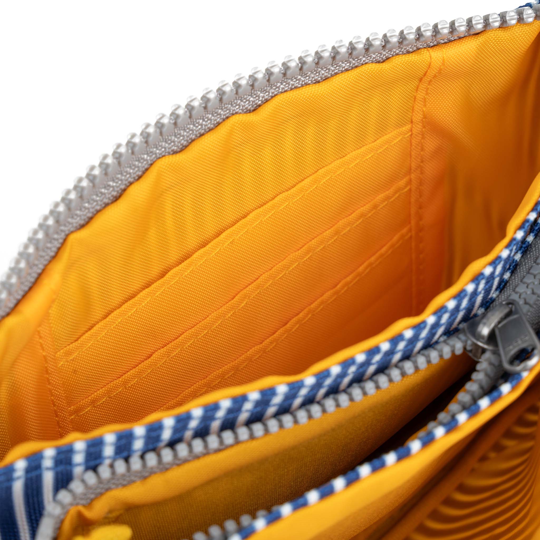 Carnaby Wallet in Hickory