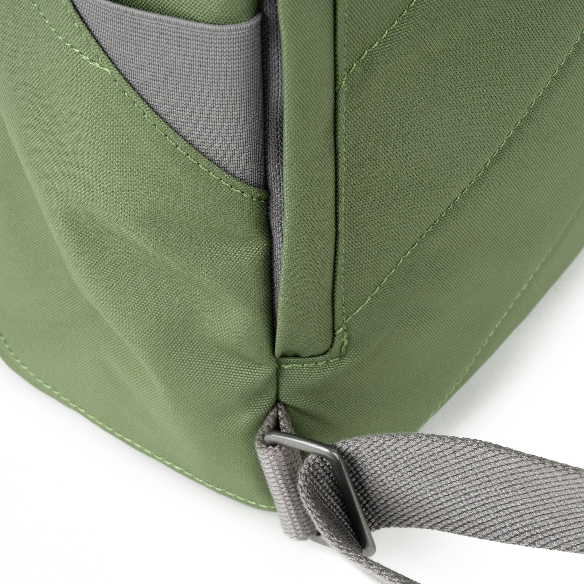 Finchley Backpack in Graphite