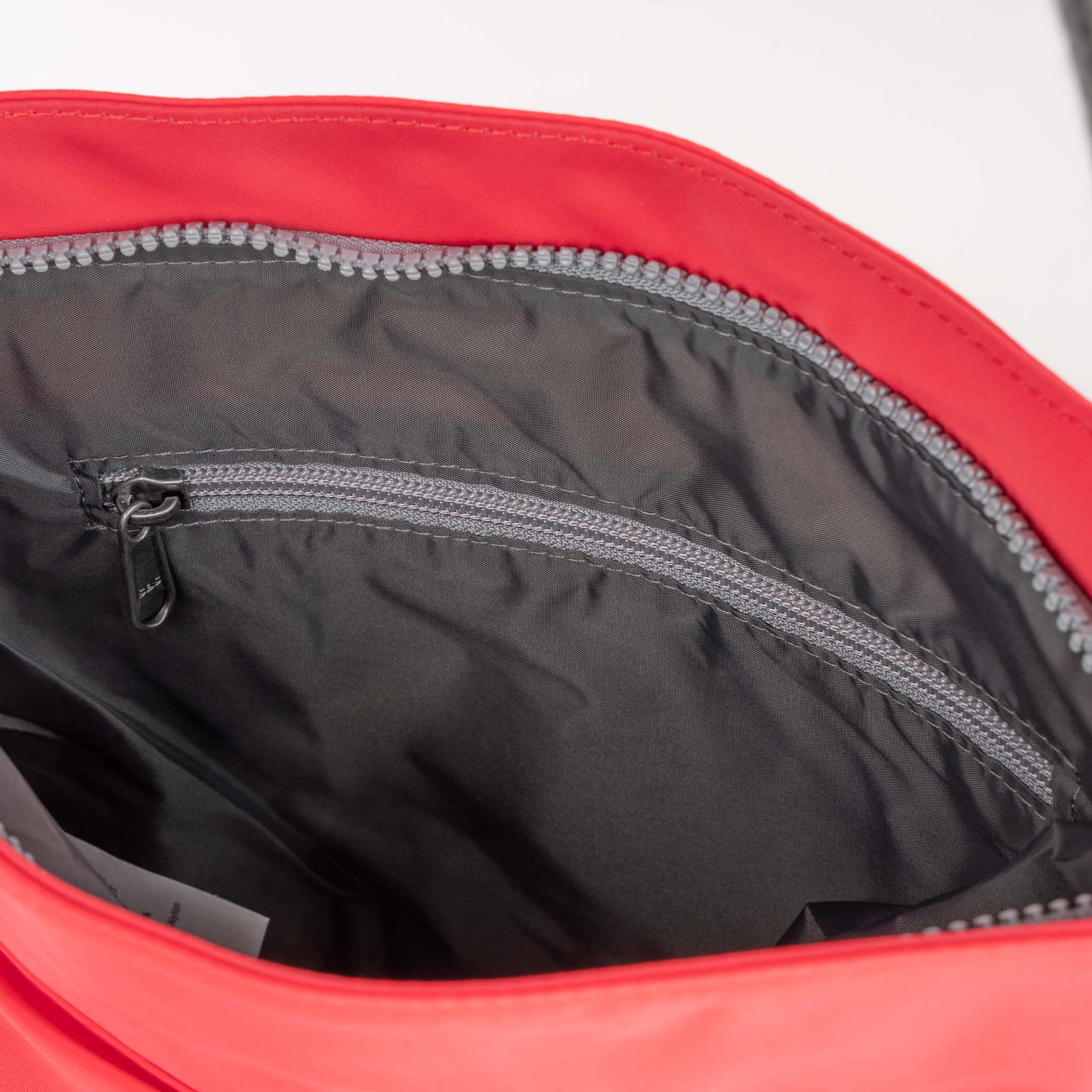 Kennington Crossbody in Poppy