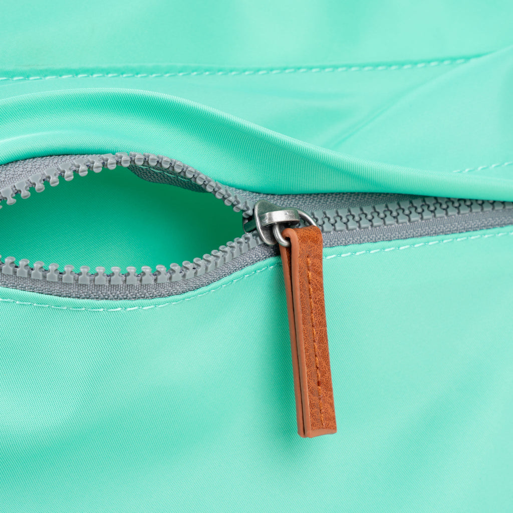 Kennington Crossbody in Capri