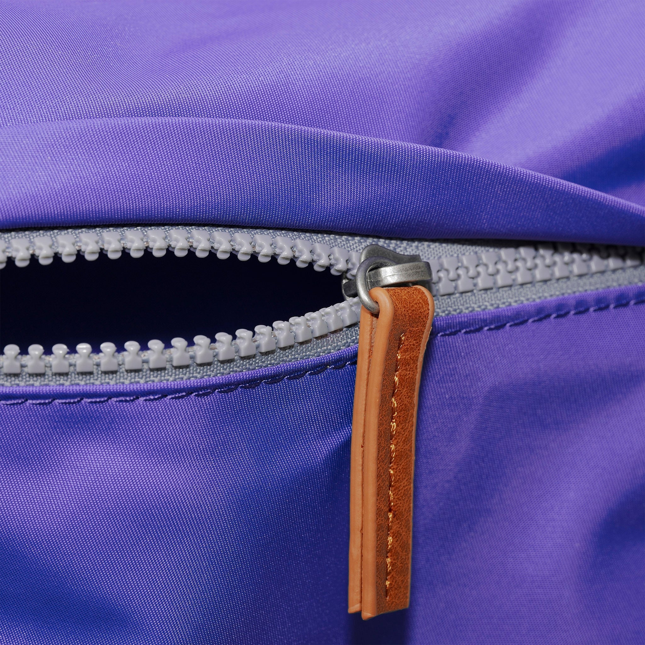 Kennington Crossbody in Simple Purple