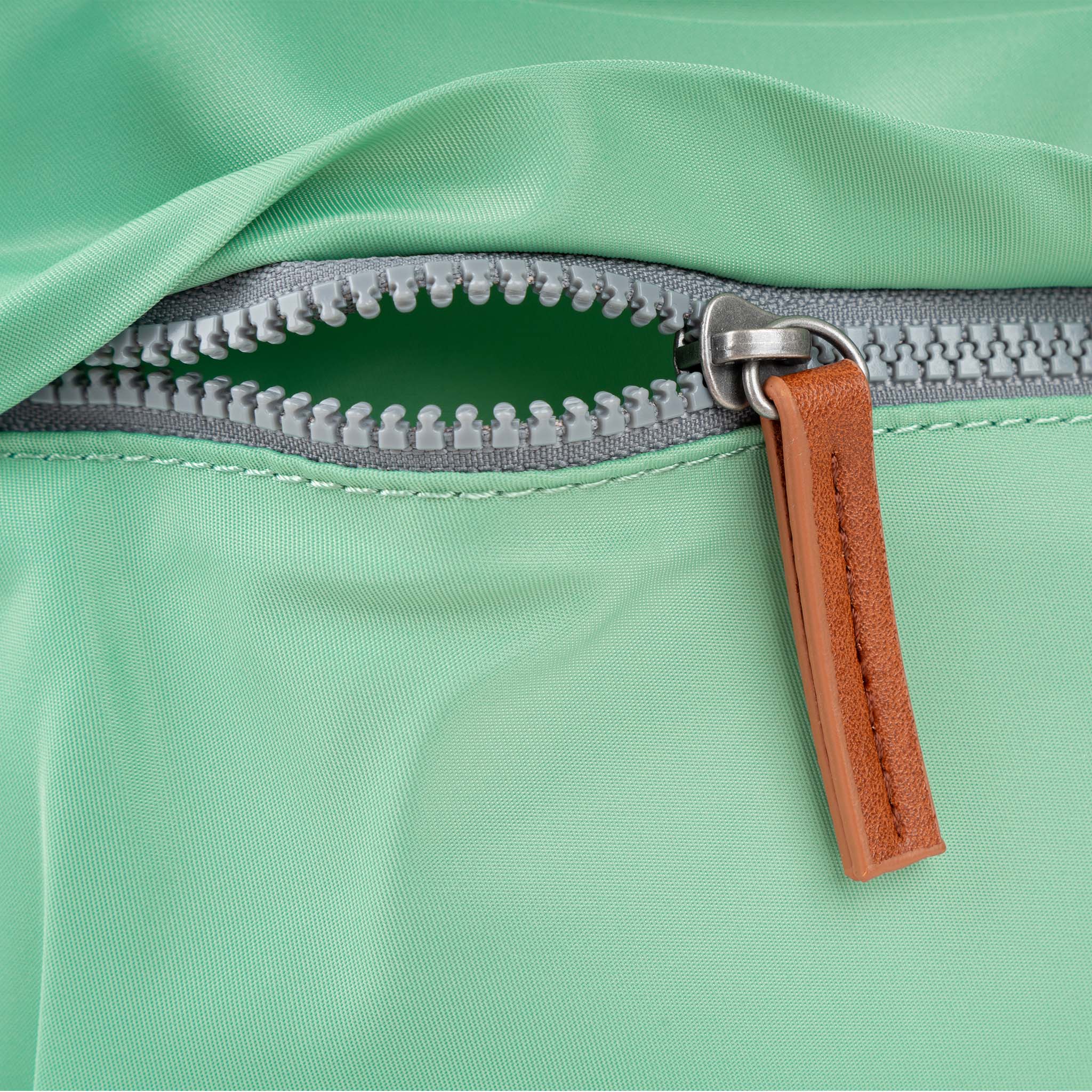 Kennington Crossbody in Matcha