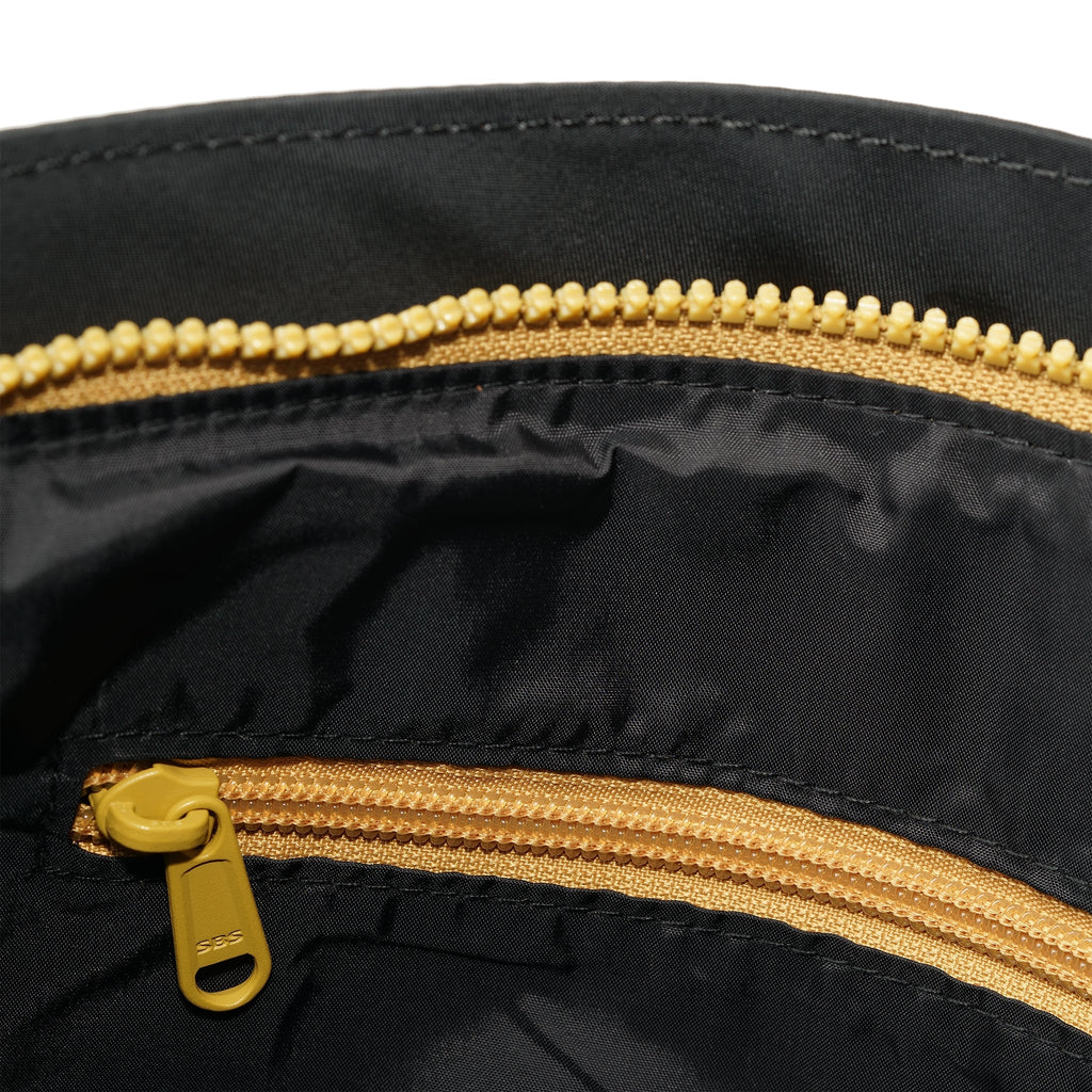 All Black Kennington Crossbody in Corn