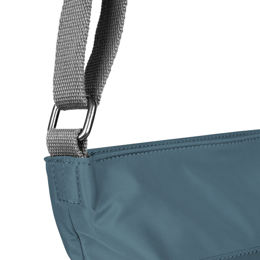 Kennington Crossbody in Airforce
