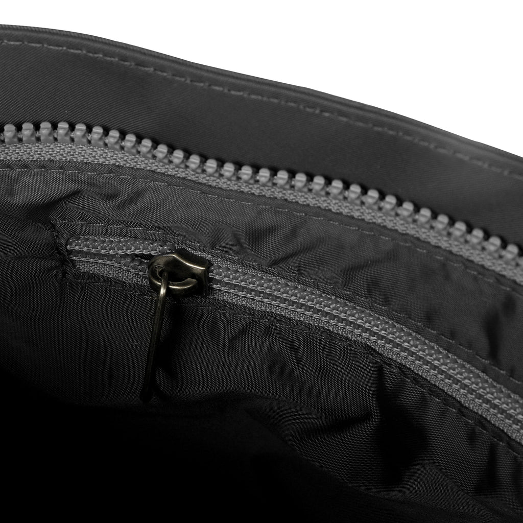 Kennington Crossbody in Graphite