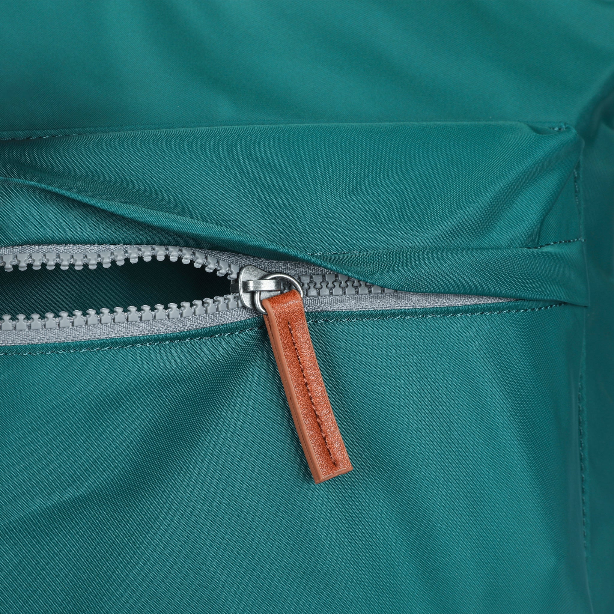 Kennington Crossbody in Teal