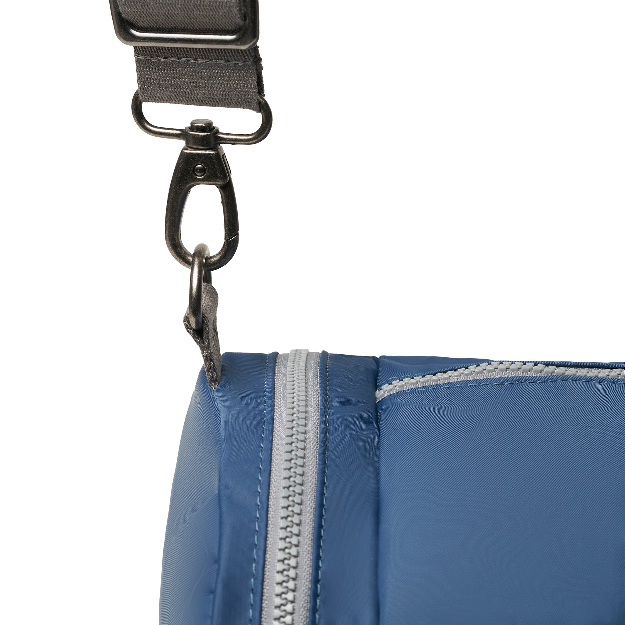 Luton Duffel in Pacific