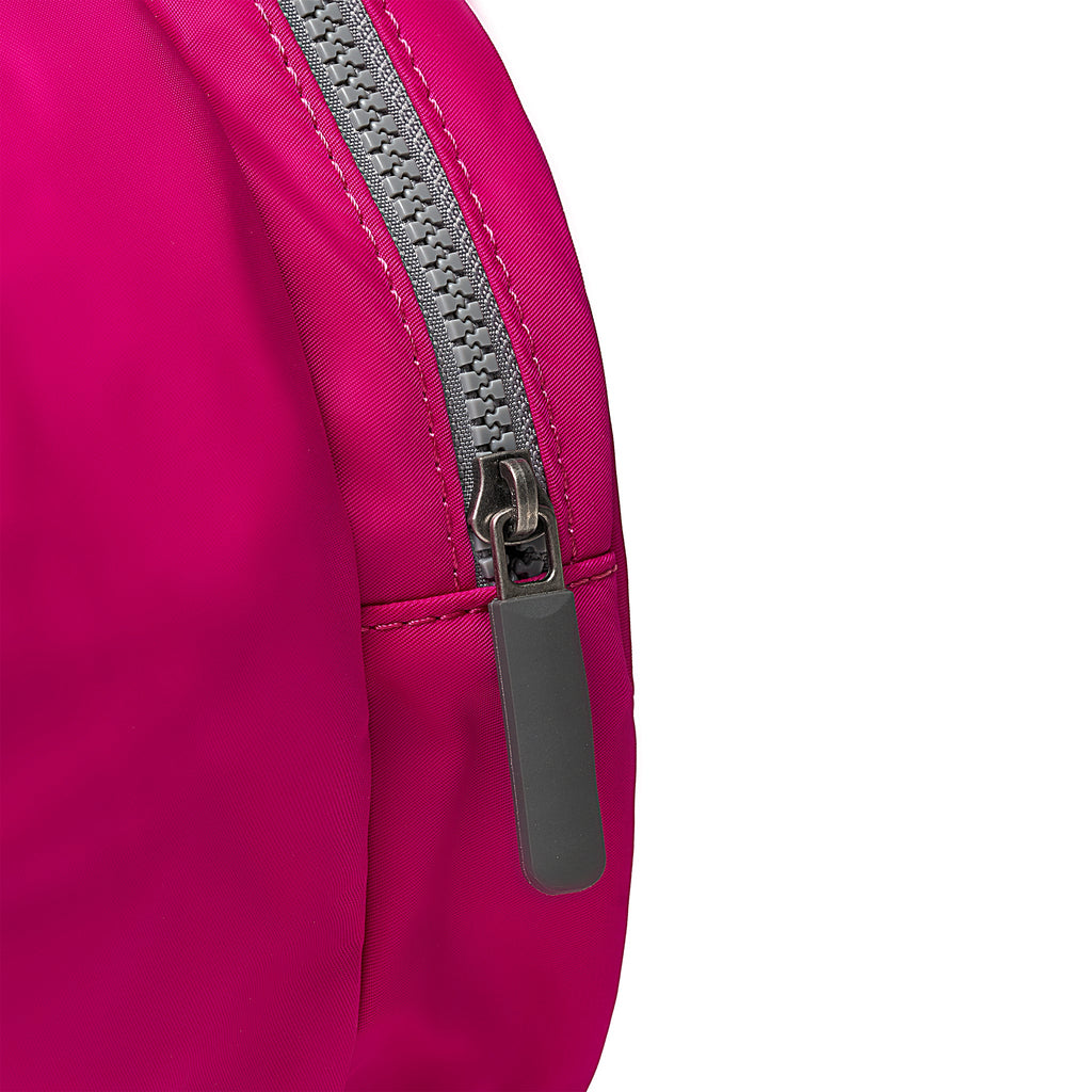 Luton Duffel in Candy