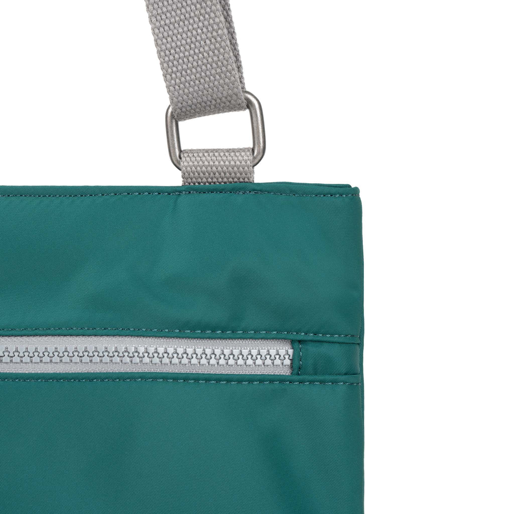Moorgate Messenger in Teal