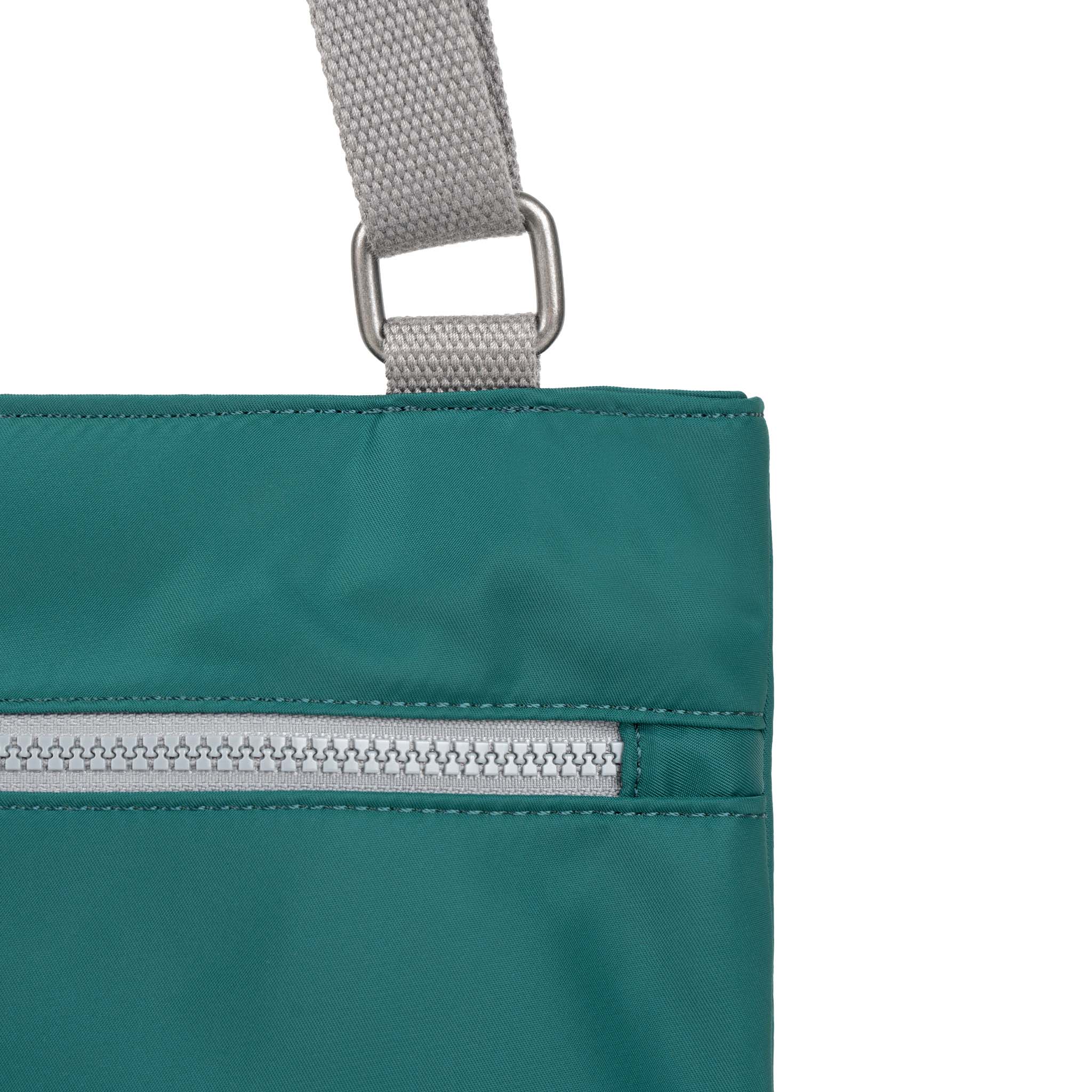 Moorgate Messenger in Teal