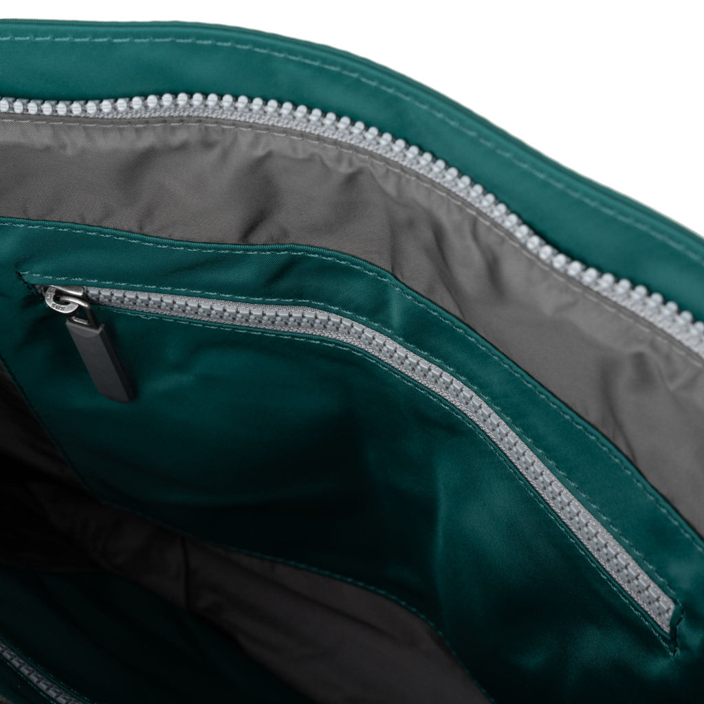 Moorgate Messenger in Teal