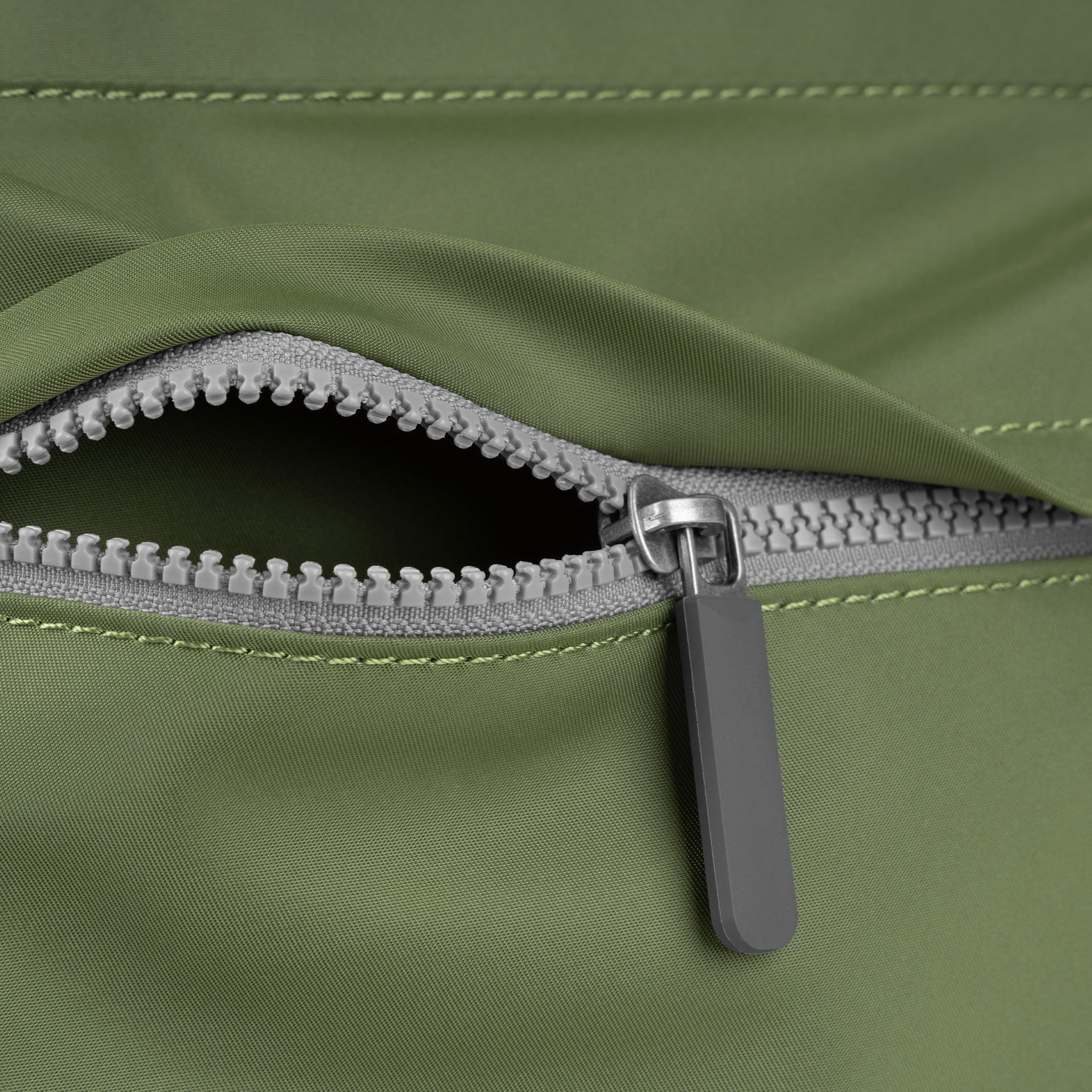 Trafalgar Tote in Avocado