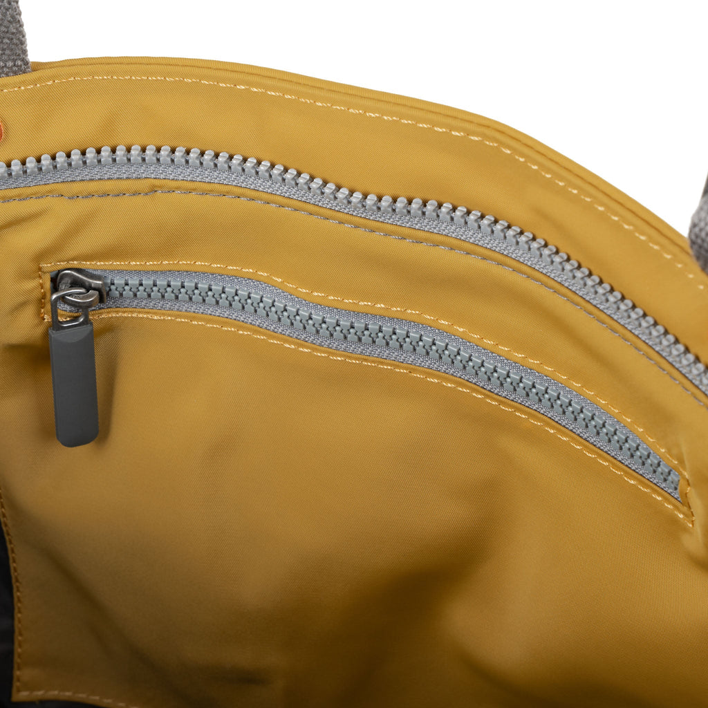 Trafalgar Tote in Corn