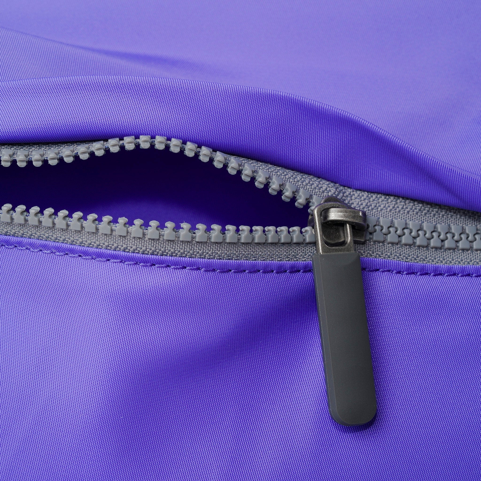 Trafalgar Tote in Simple Purple