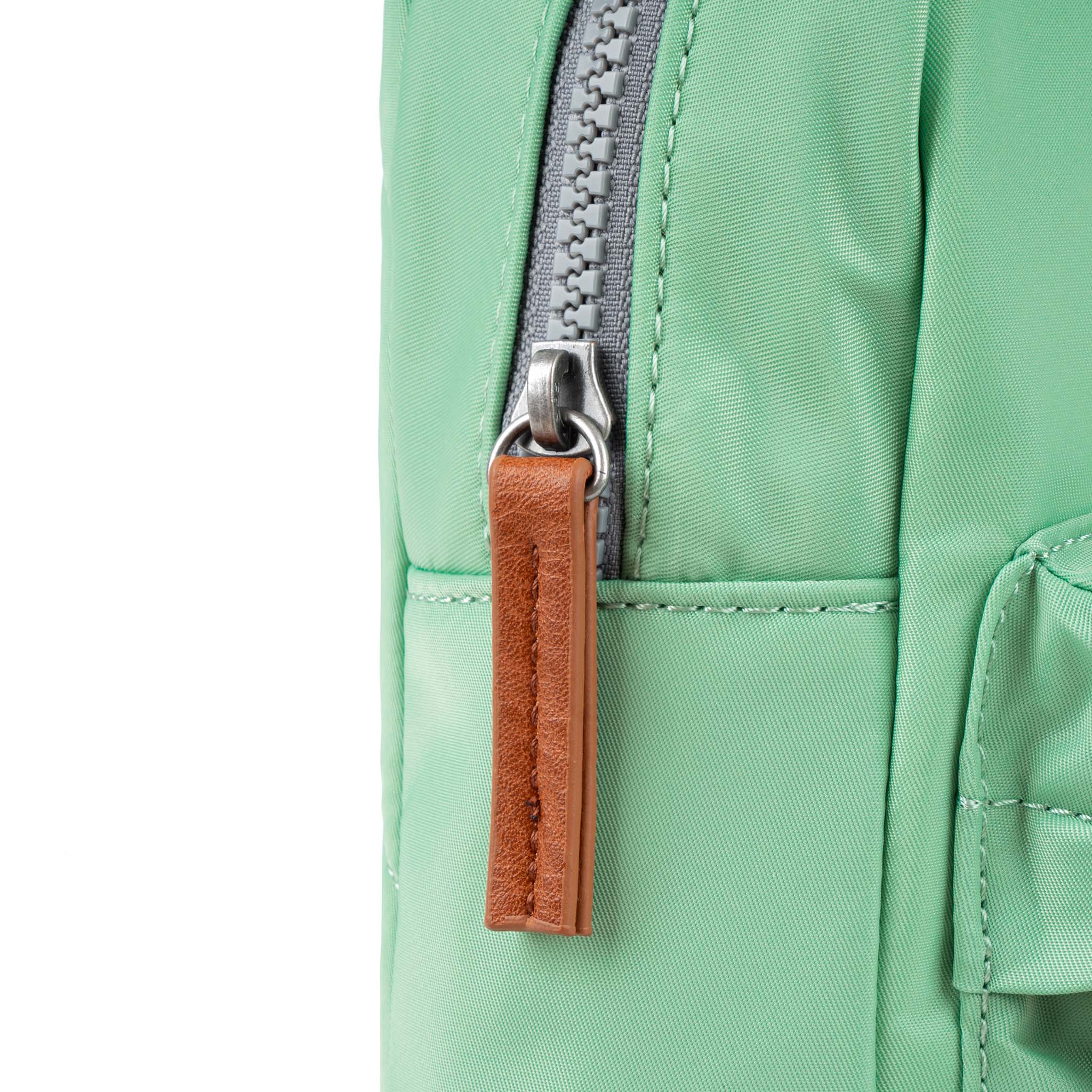 Willesden Sling Bag in Matcha