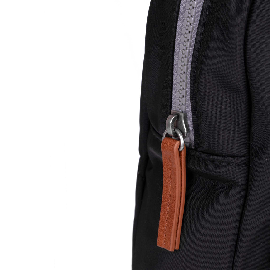 Willesden Sling Bag in Black