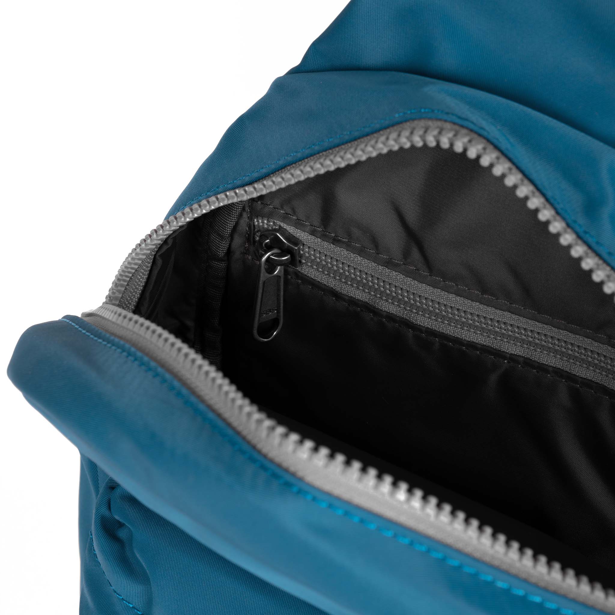 Willesden Sling Bag in Marine