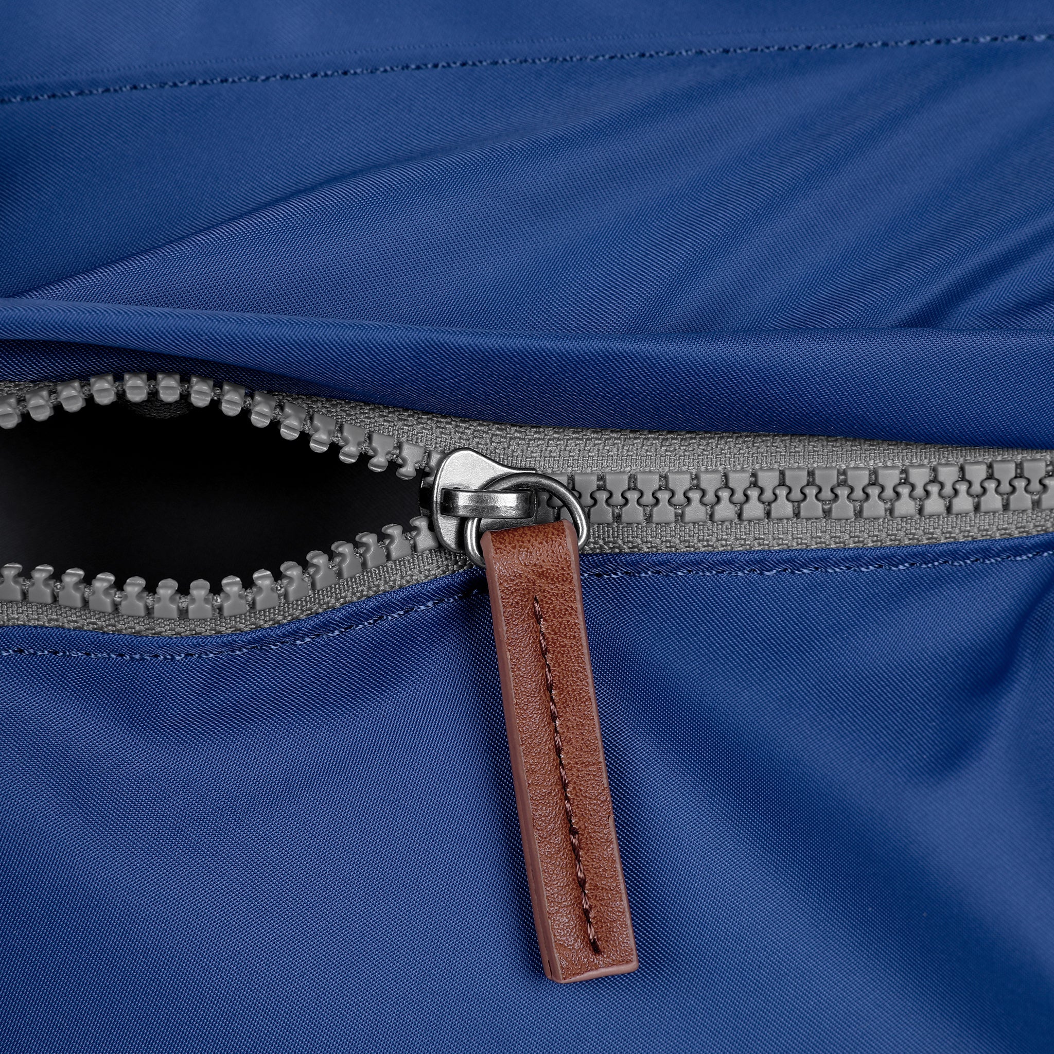 Kennington Crossbody in Burnt Blue