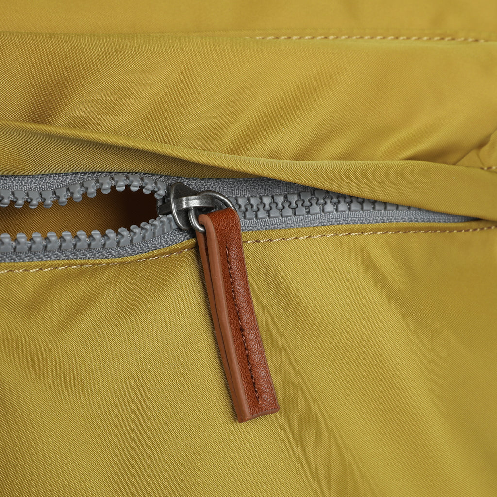 Kennington Crossbody in Corn